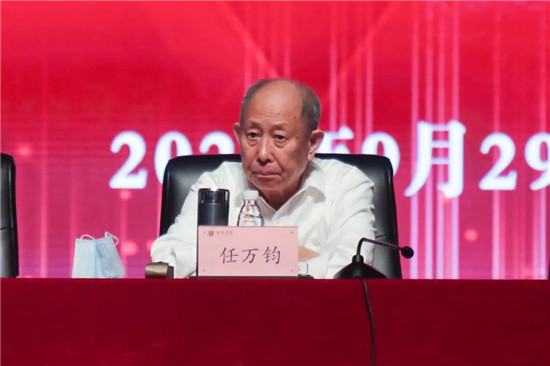 董事长任万钧,校长任芳,党委书记苏华,常务副校长苏明,副校长郭捷