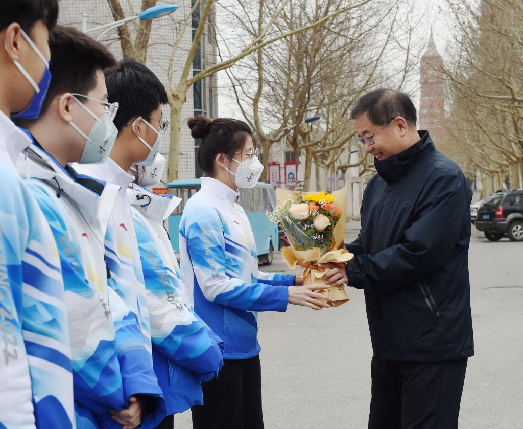 张坤保定学院图片