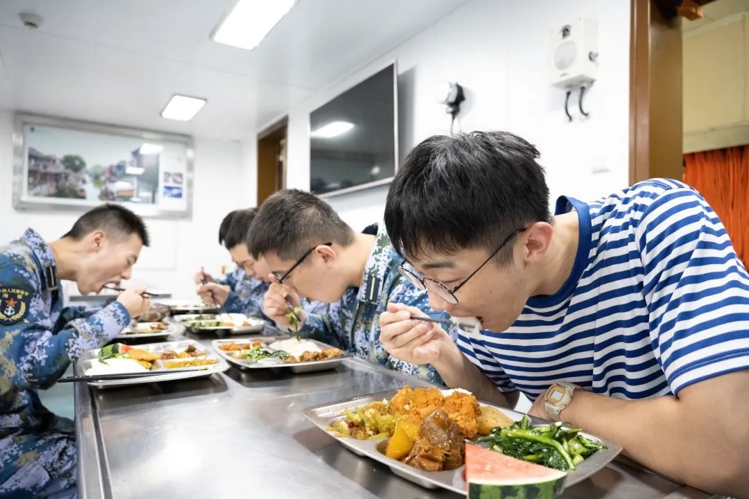 海军伙食图片