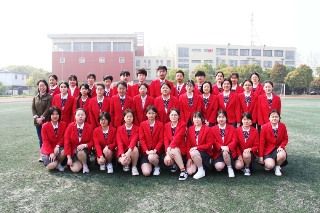 上海震旦职业学院五年一贯制的这个班,是上海市先进班级!