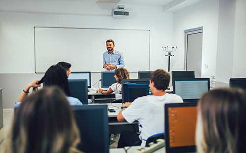 加拿大留学费用最便宜的大学